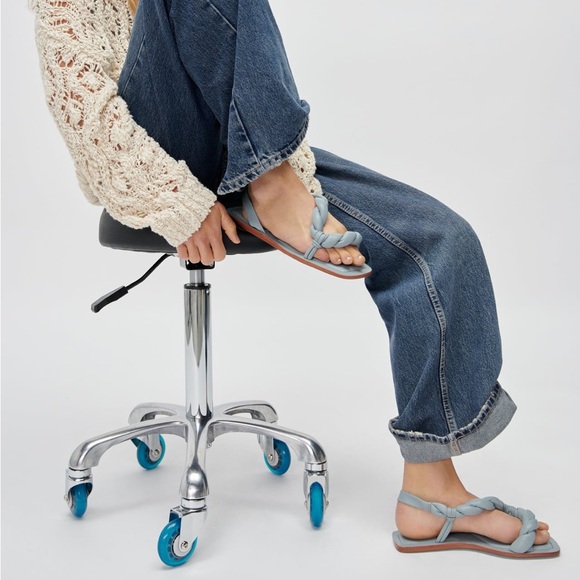COPY - ZARA NWT LIGHT BLUE LEATHER WOVEN SANDALS - Picture 4 of 11